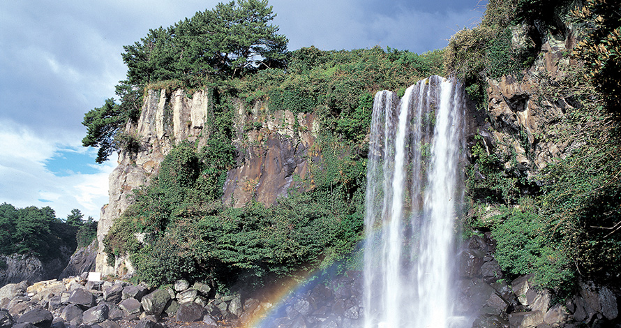 Jeongbang Falls picture